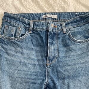 Zara women’s  Classic Denim Jeans